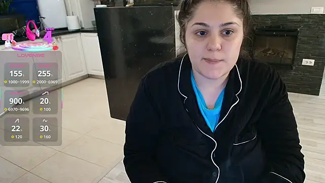 Layla- online show from January 2026 01:06:02 PM