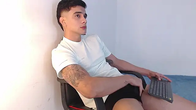 adam levis17 online show from November 2025 06:01:01 AM