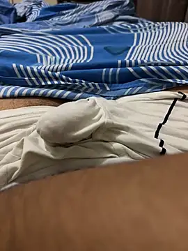 Snapshot of yeezy2819 chatting on March 2025 05:13:01 AM yeezy2819 online show from March 2025 05:13:01 AM