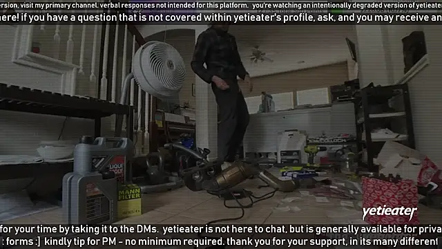 Snapshot of yetieater chatting on January 2025 09:09:02 PM yetieater online show from January 2025 09:09:02 PM