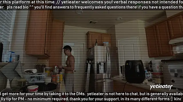 Snapshot of yetieater chatting on July 2026 03:29:01 PM yetieater online show from July 2026 03:29:01 PM