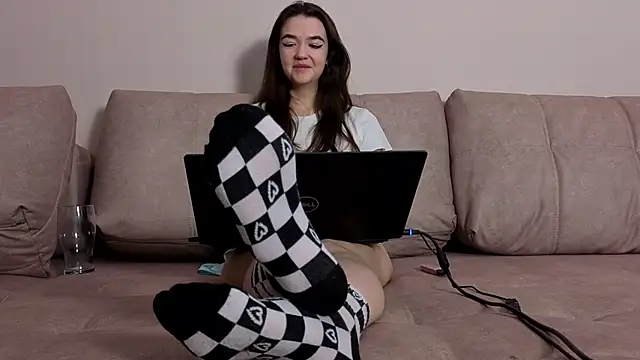 Snapshot of imyourdreams chatting on May 2026 11:45:02 PM imyourdreams online show from May 2026 11:45:02 PM