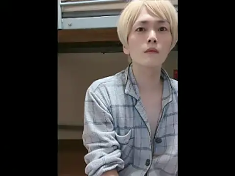 Snapshot of mgnhiroyuki chatting on April 2026 04:04:02 AM mgnhiroyuki online show from April 2026 04:04:02 AM