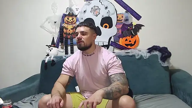 Tiberius hunk online show from October 2025 02:07:02 PM