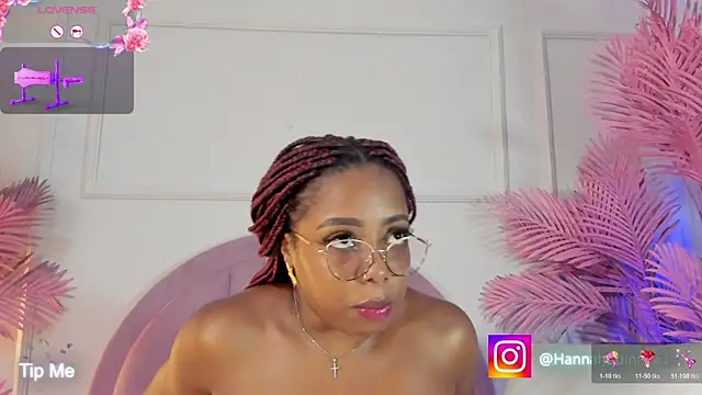 Snapshot of Hanaahquinn chatting on April 2026 11:45:02 AM Hanaahquinn online show from April 2026 11:45:02 AM