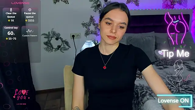 Snapshot of EmelyMason chatting on January 2026 12:31:01 PM EmelyMason online show from January 2026 12:31:01 PM