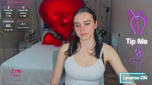 Snapshot of EmelyMason chatting on February 2026 11:07:01 AM EmelyMason online show from February 2026 11:07:01 AM