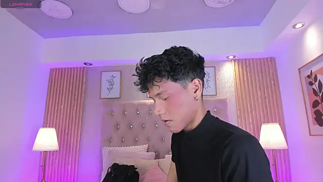 Snapshot of Jonas_Rivers chatting on July 2026 04:18:01 AM Jonas Rivers online show from July 2026 04:18:01 AM