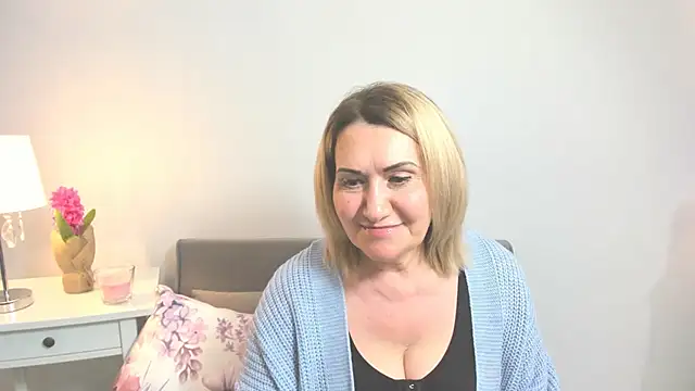 IsabellaSexyMilf online show from March 2025 05:24:02 PM