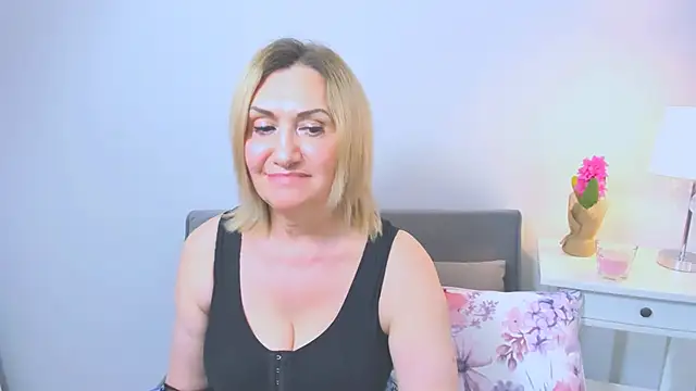 IsabellaSexyMilf online show from March 2025 09:30:01 AM