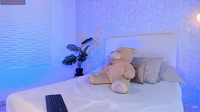 alanarouge online show from April 2026 02:56:01 PM