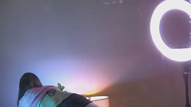 Amanda River online show from November 2025 09:52:01 PM