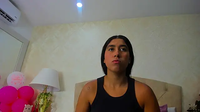 Snapshot of Mia_Montess chatting on April 2026 04:34:02 PM Mia Montess online show from April 2026 04:34:02 PM