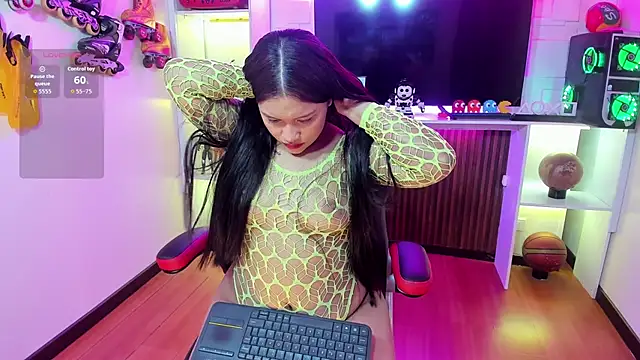 Snapshot of i_am_karoll chatting on February 2026 07:06:02 PM i am karoll online show from February 2026 07:06:02 PM