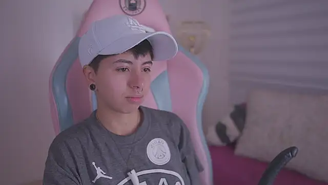 tommy blue online show from November 2025 12:38:01 PM