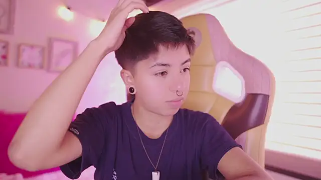 tommy blue online show from April 2026 02:17:02 PM