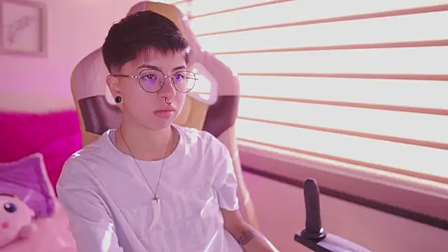 tommy blue online show from April 2026 12:55:01 PM