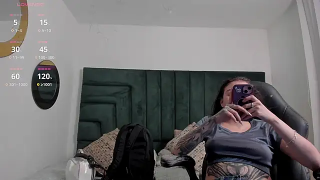 Snapshot of SaskiaGrendel chatting on May 2026 12:06:02 AM SaskiaGrendel online show from May 2026 12:06:02 AM