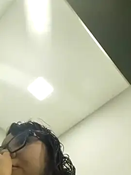 Snapshot of viviksmel chatting on December 2025 02:15:01 PM viviksmel online show from December 2025 02:15:01 PM