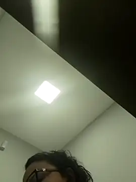 Snapshot of viviksmel chatting on December 2025 04:03:01 PM viviksmel online show from December 2025 04:03:01 PM