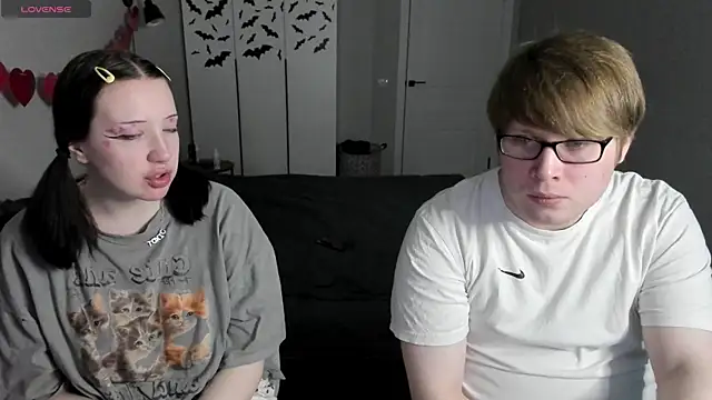 JayMollyy online show from April 2026 05:20:02 PM