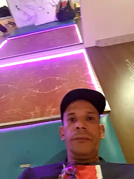 karlossan24 online show from February 2026 09:11:02 PM