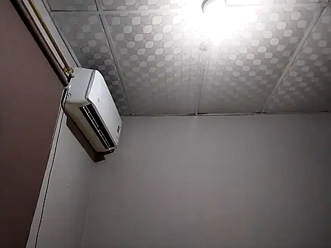 karlossan24 online show from April 2026 08:09:02 PM