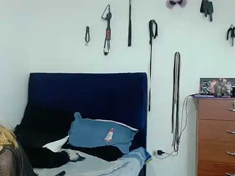 KratosAfroditacs online show from January 2026 12:36:01 AM