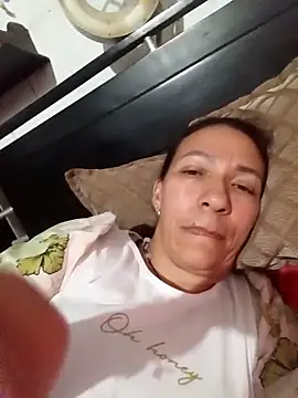 Snapshot of Antonela45 chatting on October 2025 07:03:01 PM Antonela45 online show from October 2025 07:03:01 PM