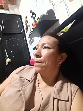 Snapshot of Antonela45 chatting on June 2026 01:52:01 AM Antonela45 online show from June 2026 01:52:01 AM