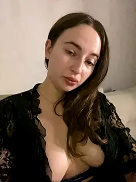 AlisaQSky online show from November 2025 05:35:02 PM