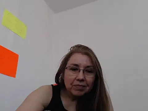 GiaLuvv11 online show from March 2026 05:06:01 PM