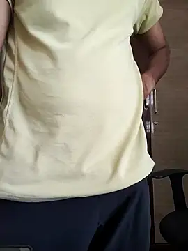 Snapshot of RightFielder chatting on June 2026 06:48:02 AM RightFielder online show from June 2026 06:48:02 AM