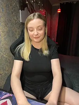 Lina ly online show from October 2025 09:13:01 PM