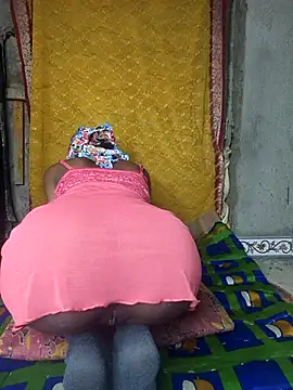 Cutesoma01 online show from November 2025 04:31:02 PM