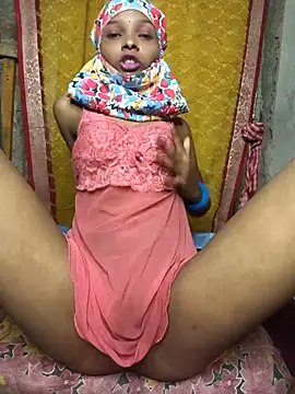 Snapshot of Cutesoma01 chatting on May 2026 04:56:02 PM Cutesoma01 online show from May 2026 04:56:02 PM