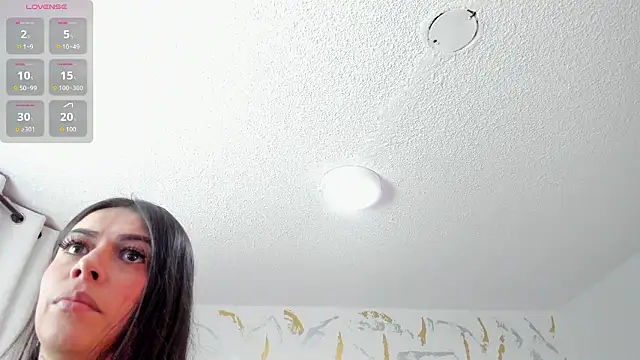 Snapshot of Cristal_Velle chatting on February 2026 01:27:01 PM Cristal Velle online show from February 2026 01:27:01 PM