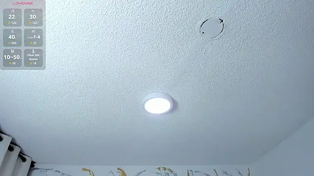 Snapshot of Cristal_Velle chatting on February 2026 12:35:01 PM Cristal Velle online show from February 2026 12:35:01 PM