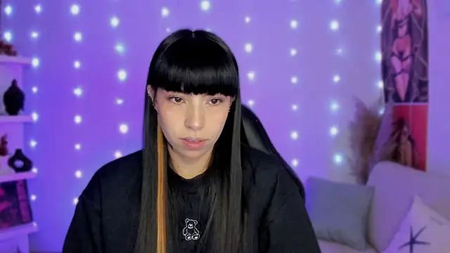 Saraa Desiree online show from December 2025 10:48:01 PM