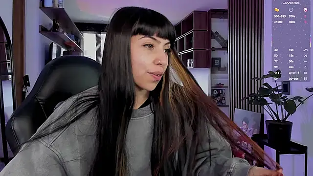 Saraa Desiree online show from March 2026 08:49:03 PM