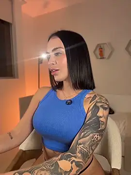 ValentinaMilann online show from April 2026 11:43:01 PM