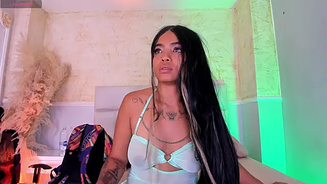 SarahLynn7 online show from April 2026 08:42:02 PM