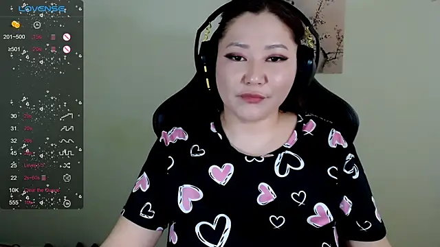 Snapshot of LisaAsianFlower chatting on April 2026 05:21:02 AM LisaAsianFlower online show from April 2026 05:21:02 AM