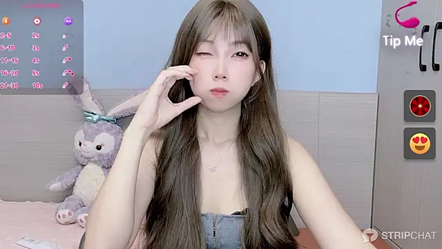 Snapshot of Evelyn-168 chatting on October 2025 02:36:01 PM Evelyn-168 online show from October 2025 02:36:01 PM