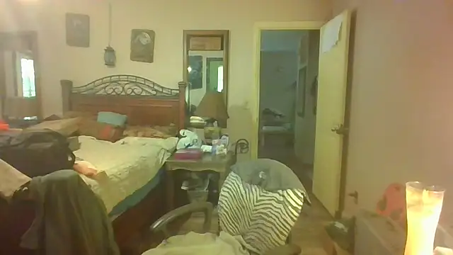 Snapshot of HunkofRock chatting on May 2026 03:50:01 PM HunkofRock online show from May 2026 03:50:01 PM