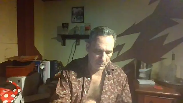 Snapshot of HunkofRock chatting on June 2026 04:52:02 AM HunkofRock online show from June 2026 04:52:02 AM
