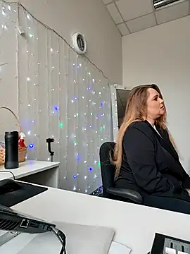 Juicy PeachLux online show from April 2026 08:02:02 AM