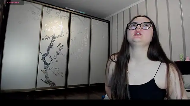 Snapshot of MiraLuccian chatting on March 2025 05:49:02 PM MiraLuccian online show from March 2025 05:49:02 PM