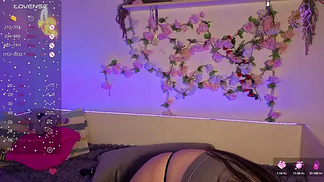 Snapshot of MiraLuccian chatting on September 2025 08:14:01 PM MiraLuccian online show from September 2025 08:14:01 PM