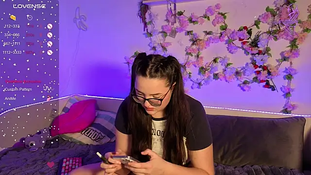 Snapshot of MiraLuccian chatting on October 2025 06:49:02 PM MiraLuccian online show from October 2025 06:49:02 PM